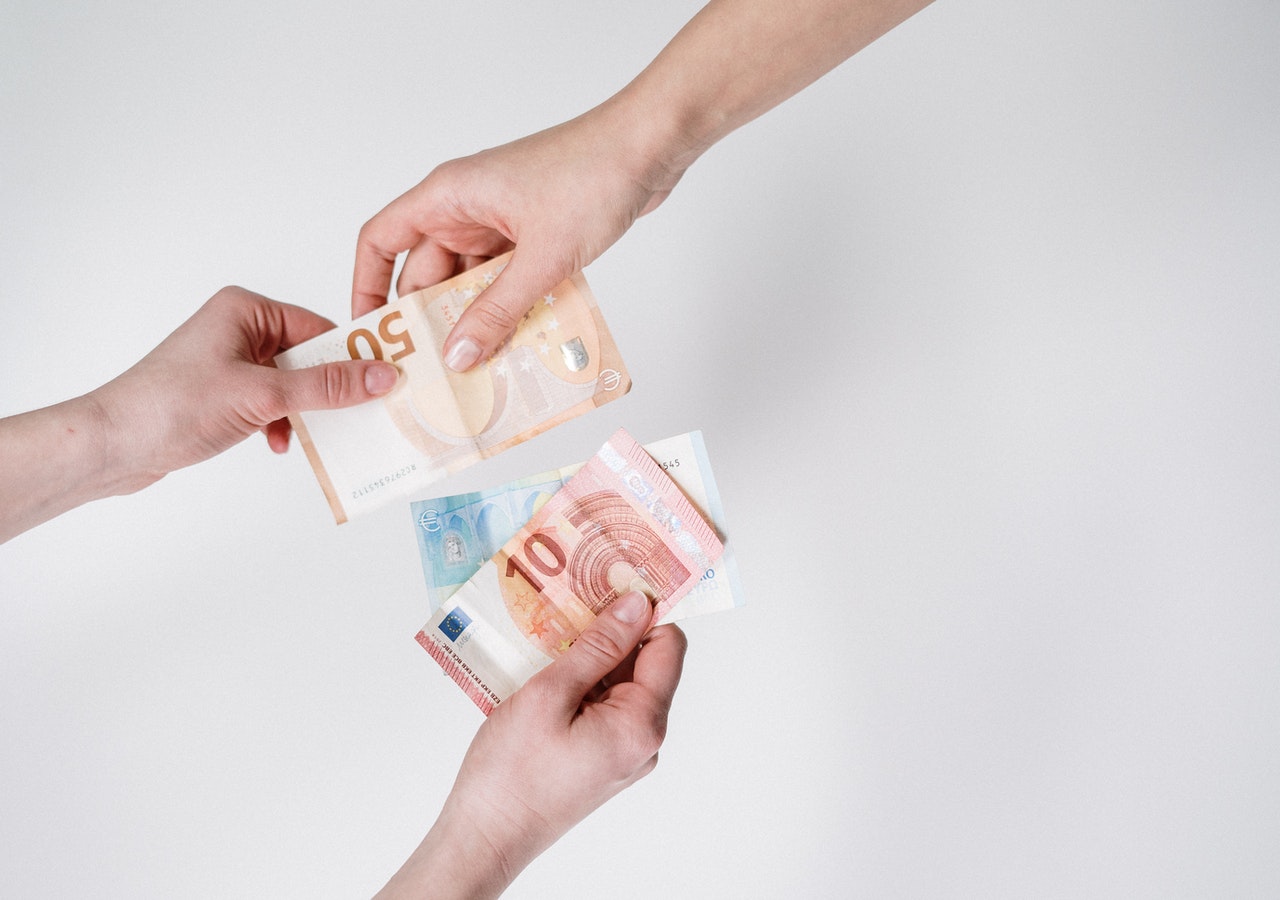 Límite de pagos en efectivo entre empresarios es de 1.000 €